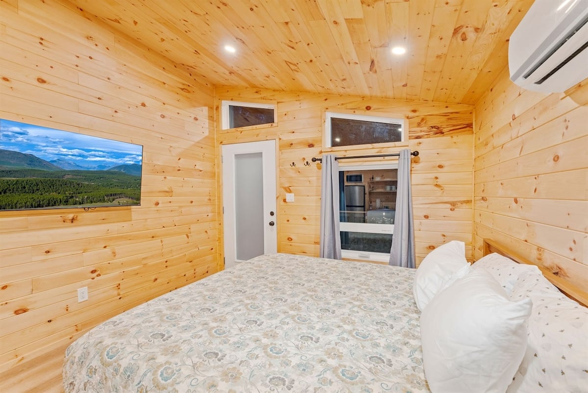 Foxglove Micro Cabin photo 4