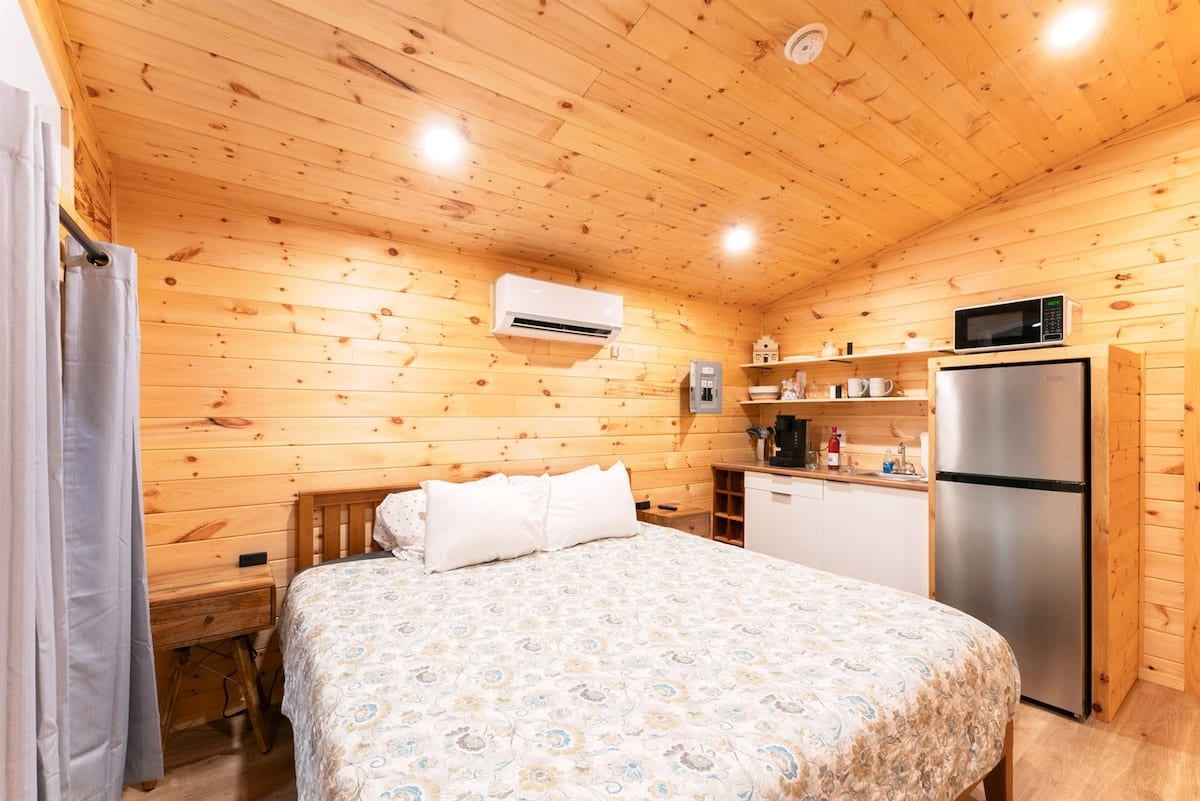 Wolf Den Micro Cabin photo 2